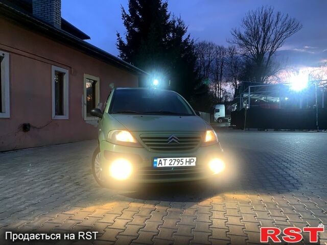 Зеленый Ситроен С3, объемом двигателя 1.1 л и пробегом 234 тыс. км за 3700 $, фото 1 на Automoto.ua