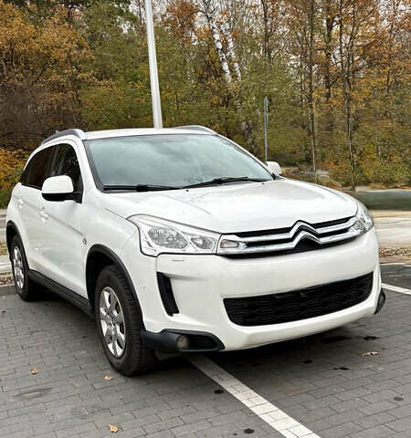 Белый Ситроен С4 Аиркросс, объемом двигателя 2 л и пробегом 233 тыс. км за 11500 $, фото 1 на Automoto.ua