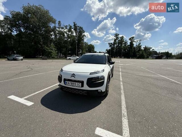 Белый Ситроен C4 Кактус, объемом двигателя 1.56 л и пробегом 157 тыс. км за 12000 $, фото 1 на Automoto.ua
