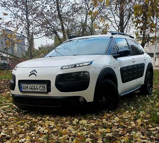 Белый Ситроен C4 Кактус, объемом двигателя 1.56 л и пробегом 127 тыс. км за 10500 $, фото 1 на Automoto.ua