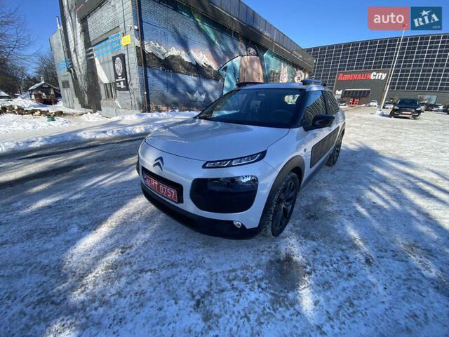 Белый Ситроен C4 Кактус, объемом двигателя 1.6 л и пробегом 226 тыс. км за 10850 $, фото 1 на Automoto.ua