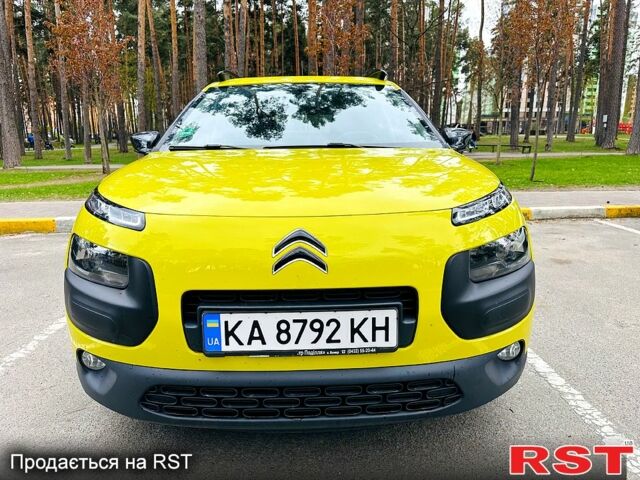 Жовтий Сітроен C4 Кактус, об'ємом двигуна 1.2 л та пробігом 130 тис. км за 13400 $, фото 1 на Automoto.ua