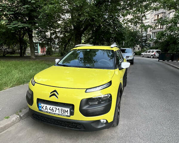 Жовтий Сітроен C4 Кактус, об'ємом двигуна 1.2 л та пробігом 70 тис. км за 15000 $, фото 1 на Automoto.ua