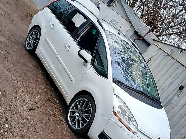 Белый Ситроен Ц4 Гранд Пикассо, объемом двигателя 1.6 л и пробегом 200 тыс. км за 5450 $, фото 1 на Automoto.ua