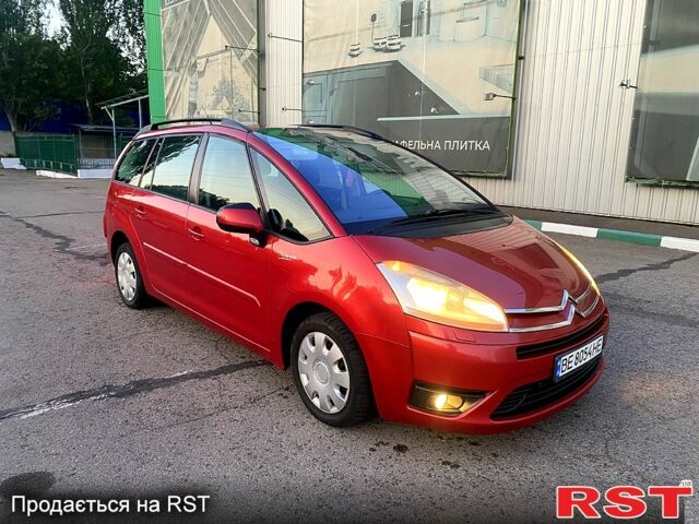 Красный Ситроен Ц4 Гранд Пикассо, объемом двигателя 1.6 л и пробегом 230 тыс. км за 6950 $, фото 1 на Automoto.ua