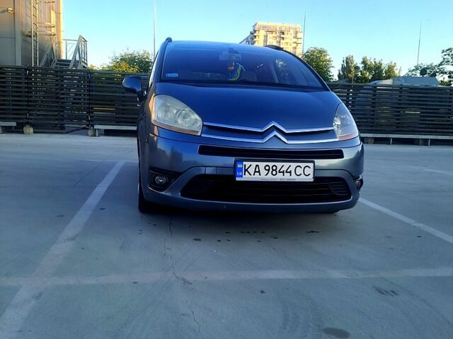 Серый Ситроен Ц4 Гранд Пикассо, объемом двигателя 1.6 л и пробегом 328 тыс. км за 5500 $, фото 1 на Automoto.ua