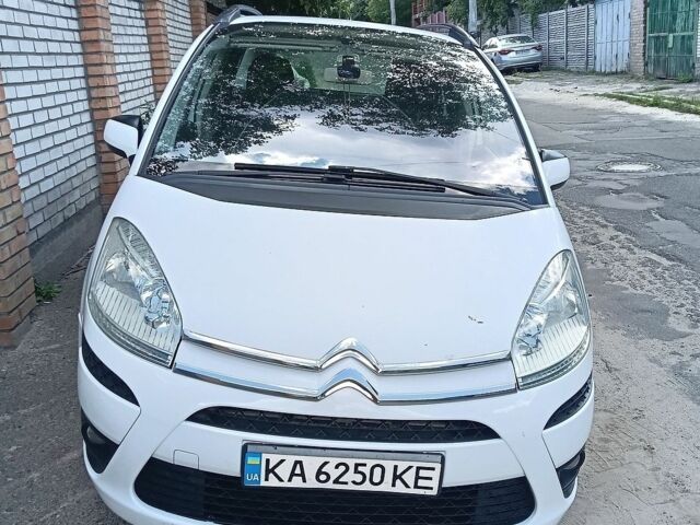 Білий Сітроен С4 Пікассо, об'ємом двигуна 2 л та пробігом 116 тис. км за 7000 $, фото 1 на Automoto.ua