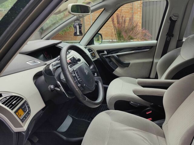 Бежевый Ситроен С4 Пикассо, объемом двигателя 1.6 л и пробегом 208 тыс. км за 5525 $, фото 1 на Automoto.ua