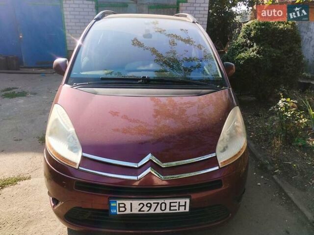 Красный Ситроен С4 Пикассо, объемом двигателя 0 л и пробегом 416 тыс. км за 4700 $, фото 1 на Automoto.ua