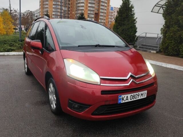 Красный Ситроен С4 Пикассо, объемом двигателя 2 л и пробегом 270 тыс. км за 4700 $, фото 1 на Automoto.ua