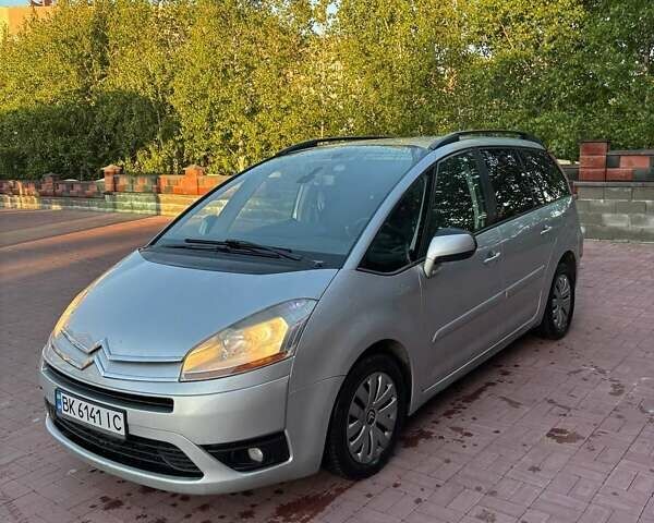 Серый Ситроен С4 Пикассо, объемом двигателя 1.56 л и пробегом 268 тыс. км за 5400 $, фото 1 на Automoto.ua