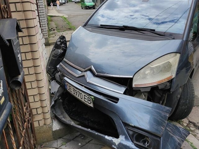 Сірий Сітроен С4 Пікассо, об'ємом двигуна 1.56 л та пробігом 253 тис. км за 2800 $, фото 1 на Automoto.ua