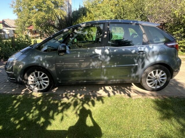 Серый Ситроен С4 Пикассо, объемом двигателя 1.6 л и пробегом 185 тыс. км за 8000 $, фото 1 на Automoto.ua