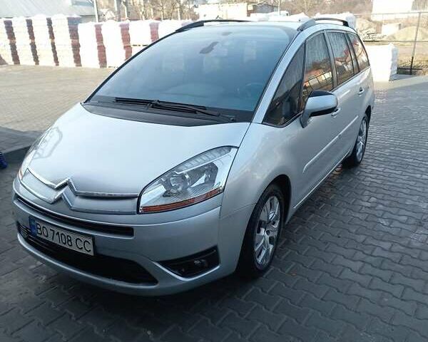 Серый Ситроен С4 Пикассо, объемом двигателя 2 л и пробегом 215 тыс. км за 5450 $, фото 1 на Automoto.ua
