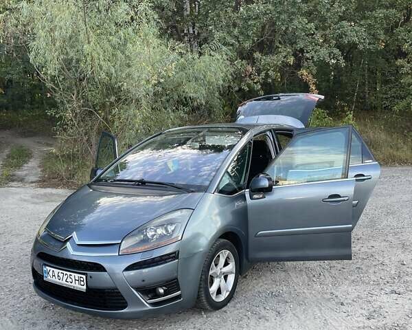 Серый Ситроен С4 Пикассо, объемом двигателя 2 л и пробегом 244 тыс. км за 4800 $, фото 1 на Automoto.ua