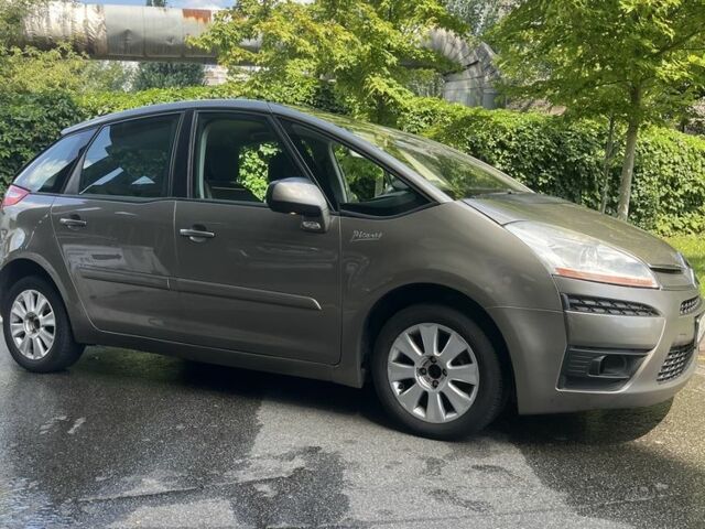 Серый Ситроен С4 Пикассо, объемом двигателя 1.6 л и пробегом 280 тыс. км за 5000 $, фото 1 на Automoto.ua