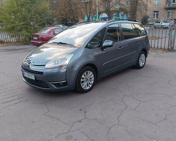 Сірий Сітроен С4 Пікассо, об'ємом двигуна 2 л та пробігом 215 тис. км за 5600 $, фото 1 на Automoto.ua