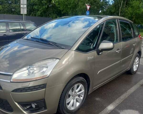 Серый Ситроен С4 Пикассо, объемом двигателя 2 л и пробегом 168 тыс. км за 5700 $, фото 1 на Automoto.ua