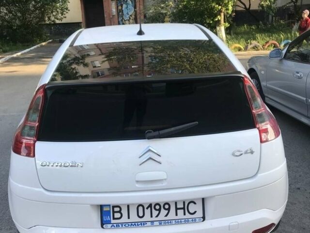 Белый Ситроен С4, объемом двигателя 1.6 л и пробегом 168 тыс. км за 2700 $, фото 1 на Automoto.ua