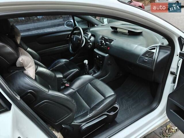 Белый Ситроен С4, объемом двигателя 1.59 л и пробегом 295 тыс. км за 2800 $, фото 1 на Automoto.ua