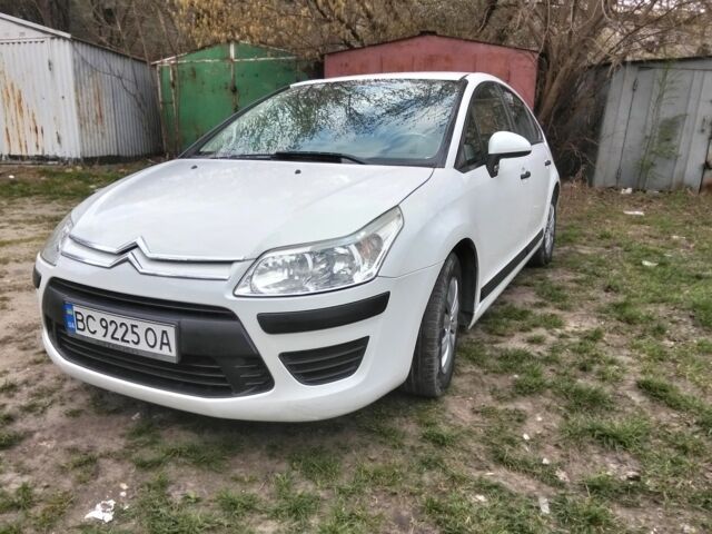 Білий Сітроен С4, об'ємом двигуна 1.4 л та пробігом 155 тис. км за 4800 $, фото 1 на Automoto.ua