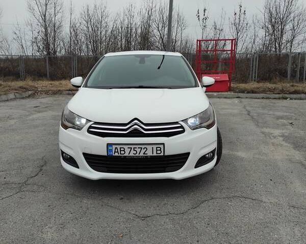 Белый Ситроен С4, объемом двигателя 1.6 л и пробегом 210 тыс. км за 7200 $, фото 1 на Automoto.ua