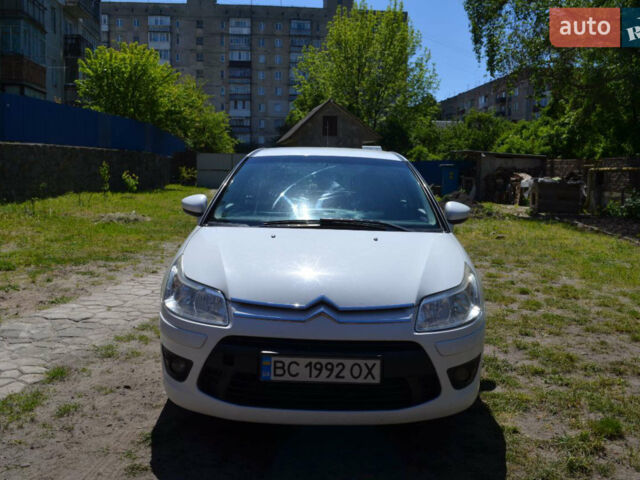 Белый Ситроен С4, объемом двигателя 1.56 л и пробегом 301 тыс. км за 4800 $, фото 1 на Automoto.ua