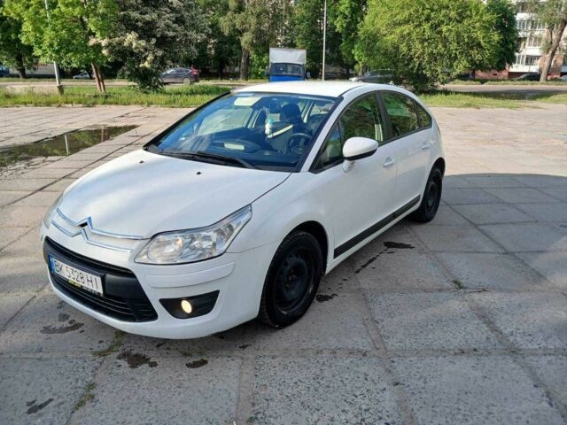 Білий Сітроен С4, об'ємом двигуна 1.6 л та пробігом 260 тис. км за 4500 $, фото 1 на Automoto.ua