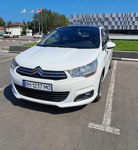 Білий Сітроен С4, об'ємом двигуна 1.6 л та пробігом 186 тис. км за 7000 $, фото 1 на Automoto.ua
