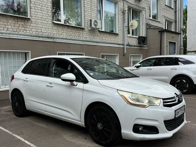Белый Ситроен С4, объемом двигателя 1.56 л и пробегом 266 тыс. км за 5599 $, фото 1 на Automoto.ua