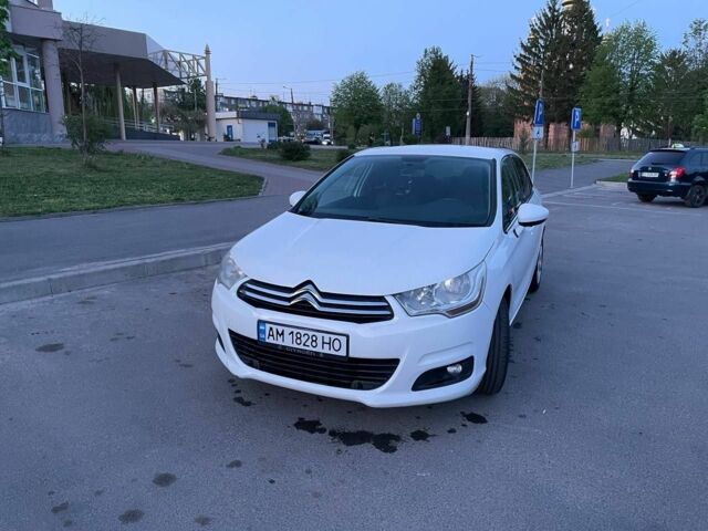 Белый Ситроен С4, объемом двигателя 1.6 л и пробегом 275 тыс. км за 6300 $, фото 1 на Automoto.ua