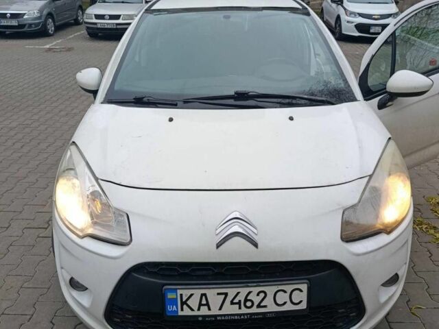 Белый Ситроен С4, объемом двигателя 1.4 л и пробегом 141 тыс. км за 3900 $, фото 1 на Automoto.ua