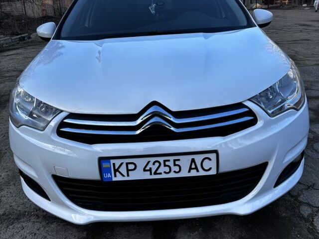 Белый Ситроен С4, объемом двигателя 1.6 л и пробегом 147 тыс. км за 6500 $, фото 1 на Automoto.ua