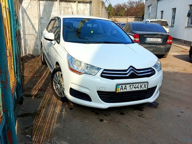 Білий Сітроен С4, об'ємом двигуна 1.6 л та пробігом 235 тис. км за 6999 $, фото 1 на Automoto.ua
