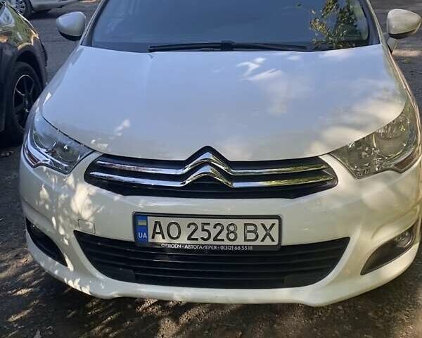 Ситроен С4 2012 в Ужгороде на Automoto.ua Белый Ситроен С4, объемом двигателя 1.6 л и пробегом 139 тыс. км за 7650 $, фото 1 на Automoto.ua