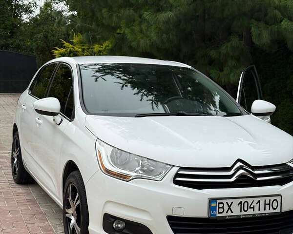 Белый Ситроен С4, объемом двигателя 1.6 л и пробегом 104 тыс. км за 8100 $, фото 1 на Automoto.ua