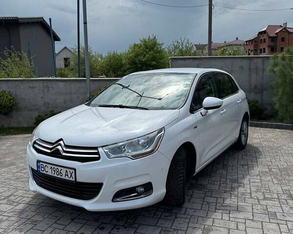 Белый Ситроен С4, объемом двигателя 1.6 л и пробегом 142 тыс. км за 8700 $, фото 1 на Automoto.ua