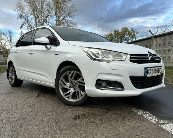 Белый Ситроен С4, объемом двигателя 1.6 л и пробегом 207 тыс. км за 8500 $, фото 1 на Automoto.ua