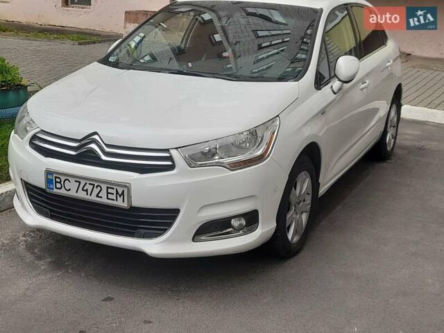 Белый Ситроен С4, объемом двигателя 1.6 л и пробегом 156 тыс. км за 8000 $, фото 1 на Automoto.ua