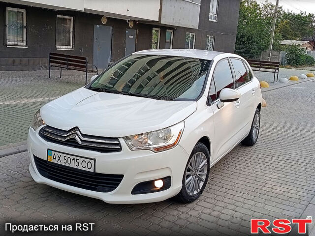 Ситроен С4 2012 в Харькове на Automoto.ua Белый Ситроен С4, объемом двигателя 1.6 л и пробегом 178 тыс. км за 6500 $, фото 1 на Automoto.ua
