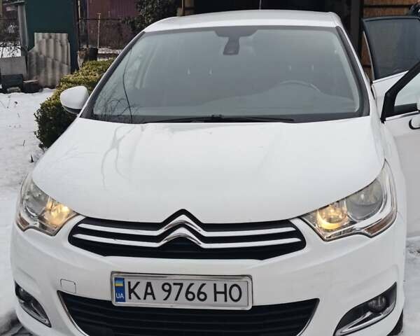 Белый Ситроен С4, объемом двигателя 1.6 л и пробегом 123 тыс. км за 7200 $, фото 1 на Automoto.ua