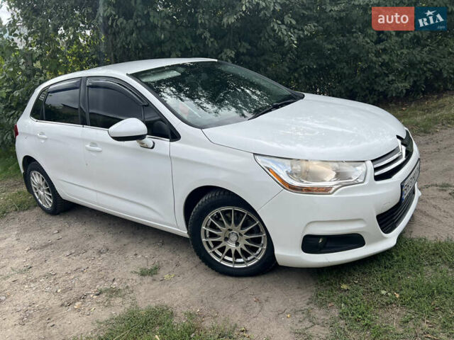 Белый Ситроен С4, объемом двигателя 1.56 л и пробегом 168 тыс. км за 8500 $, фото 1 на Automoto.ua