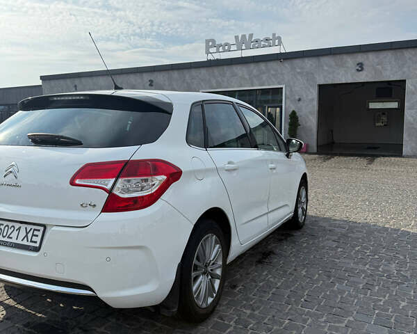 Белый Ситроен С4, объемом двигателя 1.6 л и пробегом 165 тыс. км за 7700 $, фото 1 на Automoto.ua