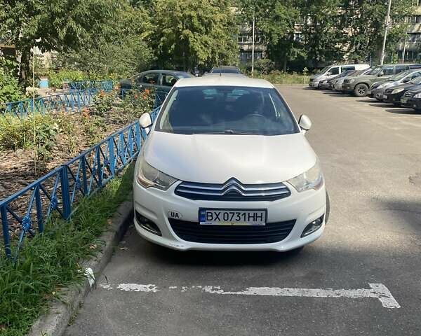 Белый Ситроен С4, объемом двигателя 1.6 л и пробегом 198 тыс. км за 7100 $, фото 1 на Automoto.ua