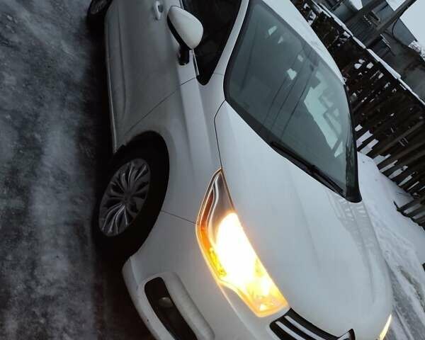 Белый Ситроен С4, объемом двигателя 1.6 л и пробегом 272 тыс. км за 6093 $, фото 1 на Automoto.ua