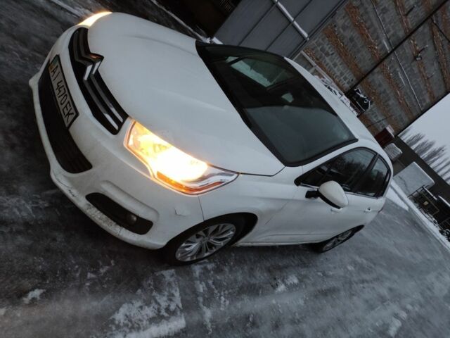 Белый Ситроен С4, объемом двигателя 1.6 л и пробегом 272 тыс. км за 6093 $, фото 1 на Automoto.ua