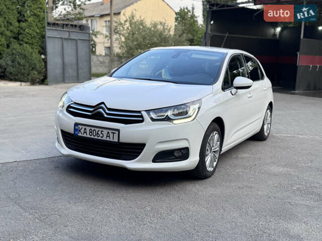 Белый Ситроен С4, объемом двигателя 1.56 л и пробегом 216 тыс. км за 8900 $, фото 1 на Automoto.ua