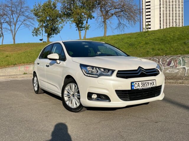 Белый Ситроен С4, объемом двигателя 1.6 л и пробегом 193 тыс. км за 11800 $, фото 1 на Automoto.ua