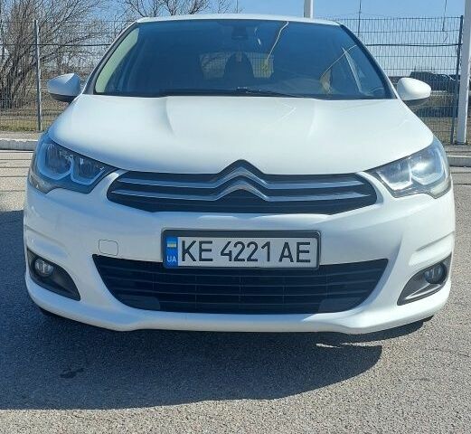Белый Ситроен С4, объемом двигателя 1.6 л и пробегом 118 тыс. км за 11800 $, фото 1 на Automoto.ua