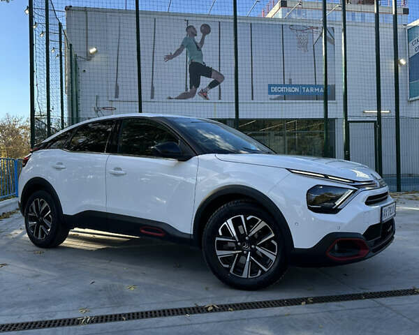 Ситроен С4 2021 в Харькове на Automoto.ua Белый Ситроен С4, объемом двигателя 1.2 л и пробегом 65 тыс. км за 21320 $, фото 1 на Automoto.ua